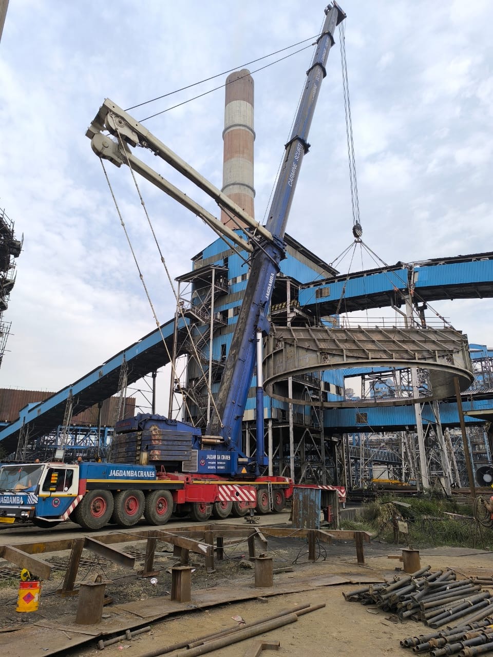hydra crane vasundhara